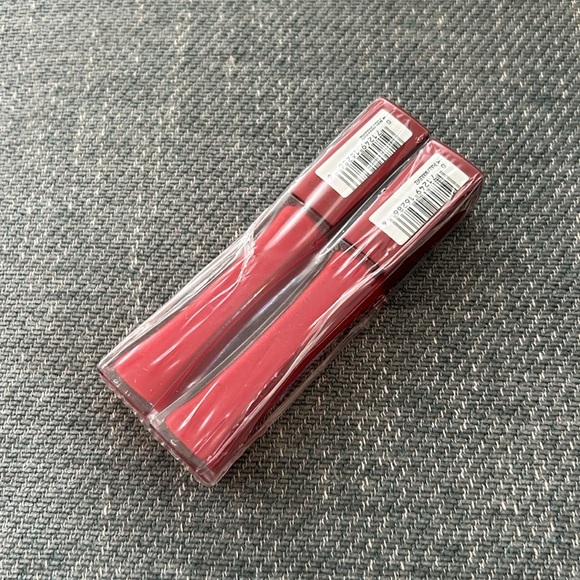 L’Oreal infallible 8 hour plumping gloss RED 2-pack - Picture 2 of 4